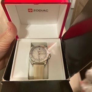 Zodiac watch white rubber strap EUC